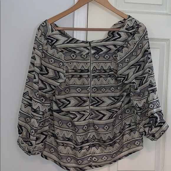 Blouse - Picture 2 of 2